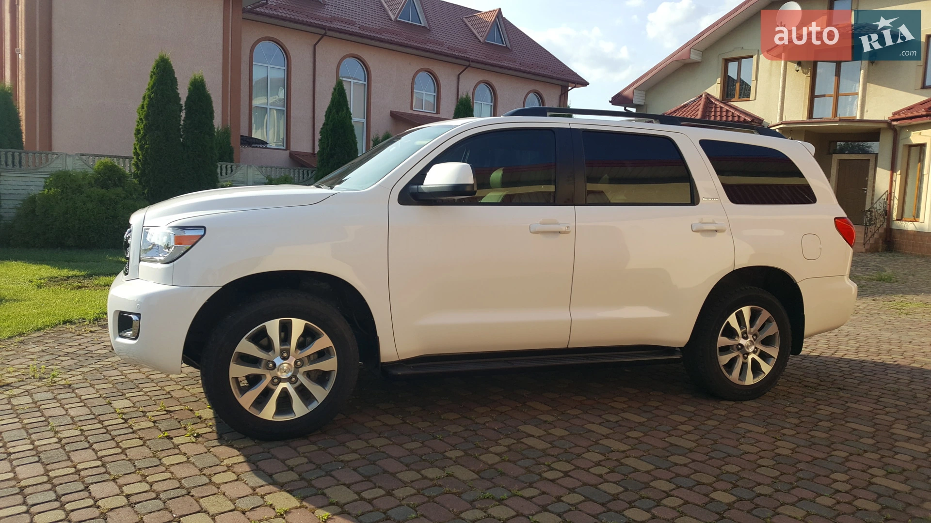 2017 Toyota Sequoia - мініатюра 16