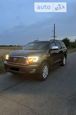 Позашляховик / Кросовер Toyota Sequoia 2016 в Черкасах