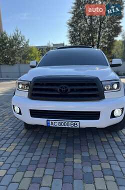 Позашляховик / Кросовер Toyota Sequoia 2013 в Луцьку