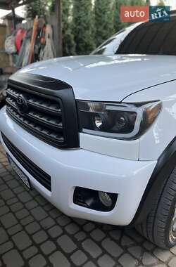 Позашляховик / Кросовер Toyota Sequoia 2013 в Луцьку