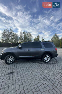 Внедорожник / Кроссовер Toyota Sequoia 2012 в 