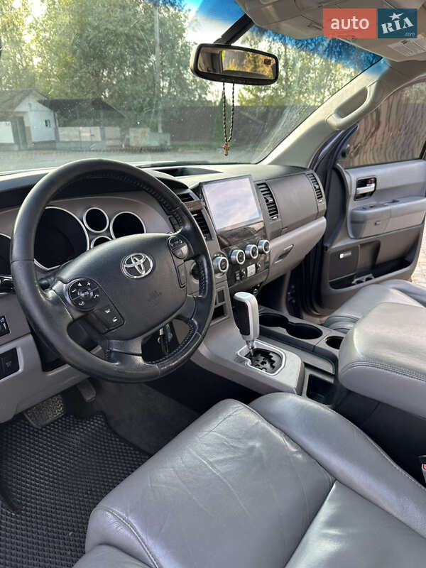 Внедорожник / Кроссовер Toyota Sequoia 2012 в Черновцах фото 8 Внедорожник / Кроссовер Toyota Sequoia 2012 в Черновцах