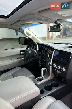 Внедорожник / Кроссовер Toyota Sequoia 2012 в 