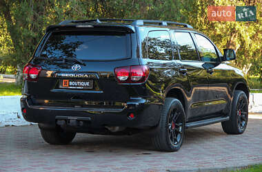 Внедорожник / Кроссовер Toyota Sequoia 2018 в 