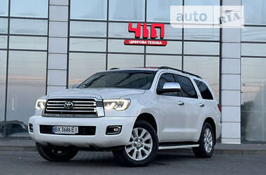 Внедорожник / Кроссовер Toyota Sequoia 2016 в Хмельницком