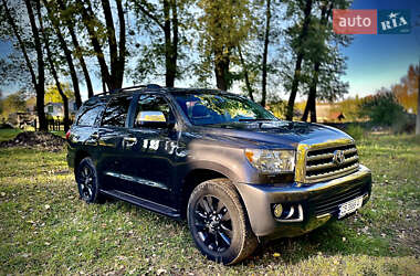 Внедорожник / Кроссовер Toyota Sequoia 2012 в 