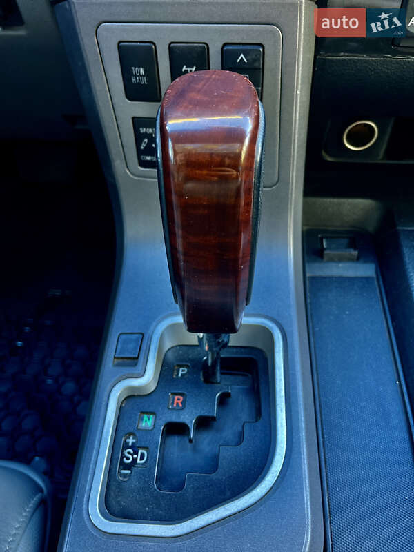 Внедорожник / Кроссовер Toyota Sequoia 2012 в Прилуках