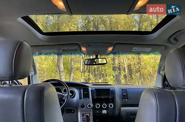 Внедорожник / Кроссовер Toyota Sequoia 2012 в 