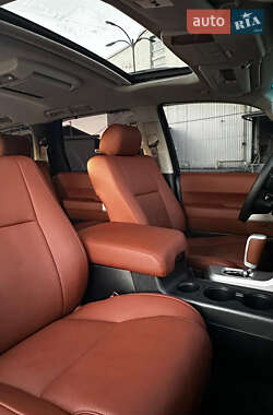 Внедорожник / Кроссовер Toyota Sequoia 2008 в 