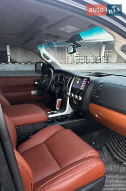 Внедорожник / Кроссовер Toyota Sequoia 2008 в 