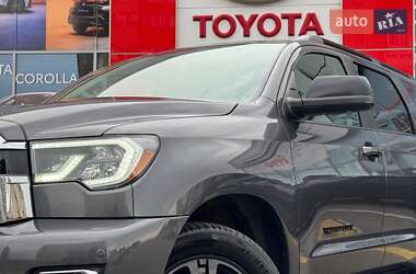 Внедорожник / Кроссовер Toyota Sequoia 2018 в 