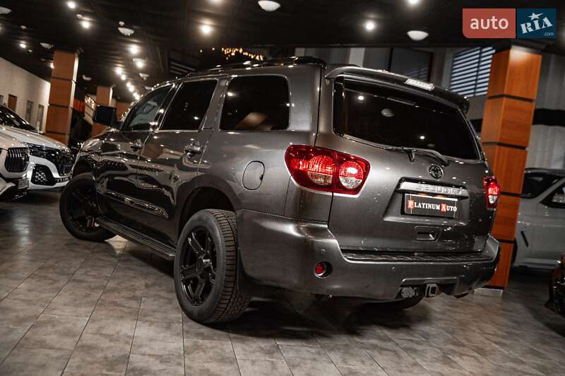 Позашляховик / Кросовер Toyota Sequoia 2018 в Одесі