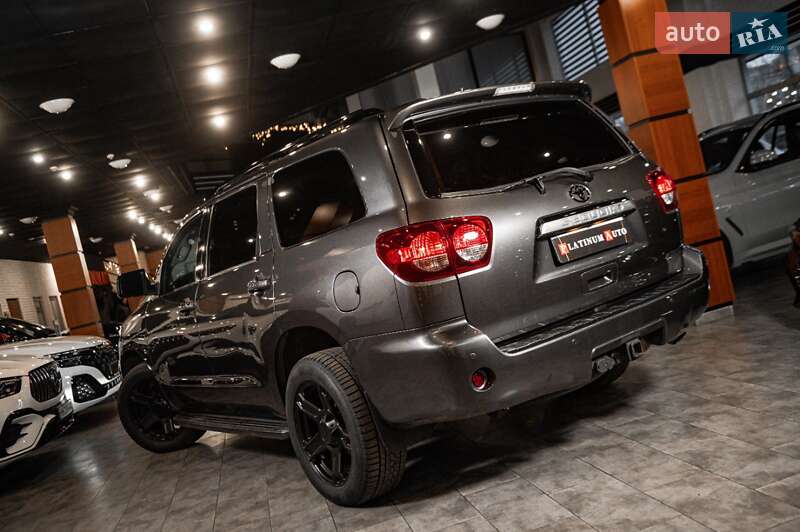 Позашляховик / Кросовер Toyota Sequoia 2018 в Одесі