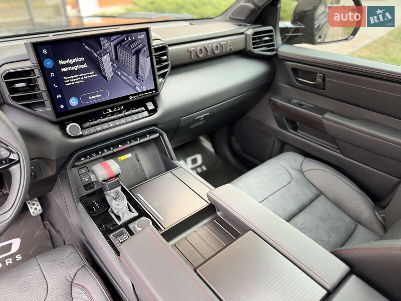 Внедорожник / Кроссовер Toyota Sequoia 2023 в Киеве