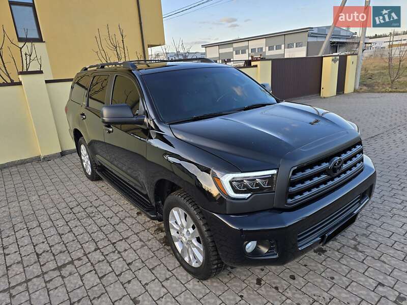 Позашляховик / Кросовер Toyota Sequoia 2010 в Львові