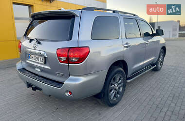 Внедорожник / Кроссовер Toyota Sequoia 2010 в Ровно