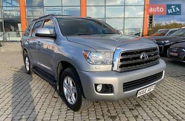 Позашляховик / Кросовер Toyota Sequoia 2016 в Львові