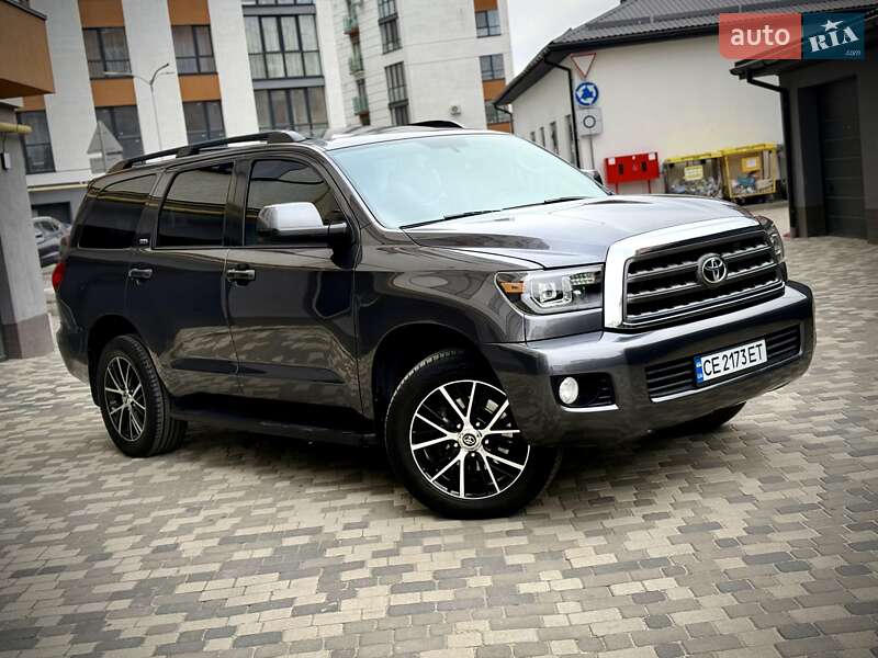 Внедорожник / Кроссовер Toyota Sequoia 2015 в Ивано-Франковске