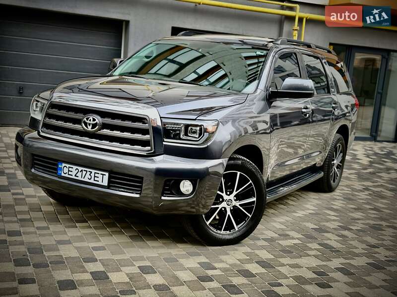 Внедорожник / Кроссовер Toyota Sequoia 2015 в Ивано-Франковске