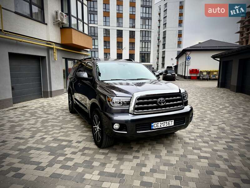 Внедорожник / Кроссовер Toyota Sequoia 2015 в Ивано-Франковске