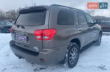 Внедорожник / Кроссовер Toyota Sequoia 2016 в Днепре