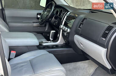 Внедорожник / Кроссовер Toyota Sequoia 2010 в Надворной