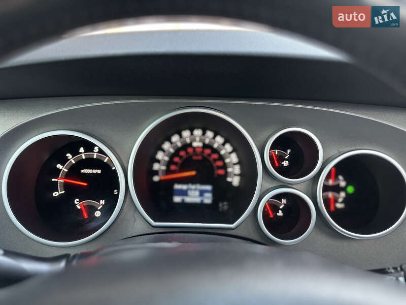 Позашляховик / Кросовер Toyota Sequoia 2009 в Надвірній