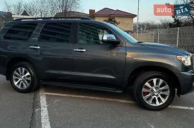 Внедорожник / Кроссовер Toyota Sequoia 2015 в 