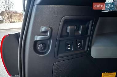 Внедорожник / Кроссовер Toyota Sequoia 2015 в 