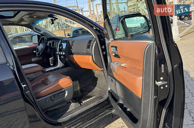 Внедорожник / Кроссовер Toyota Sequoia 2008 в 