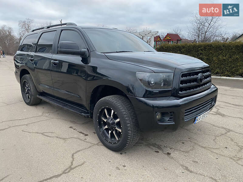 Внедорожник / Кроссовер Toyota Sequoia 2012 в Киеве