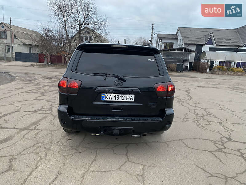 Внедорожник / Кроссовер Toyota Sequoia 2012 в Киеве