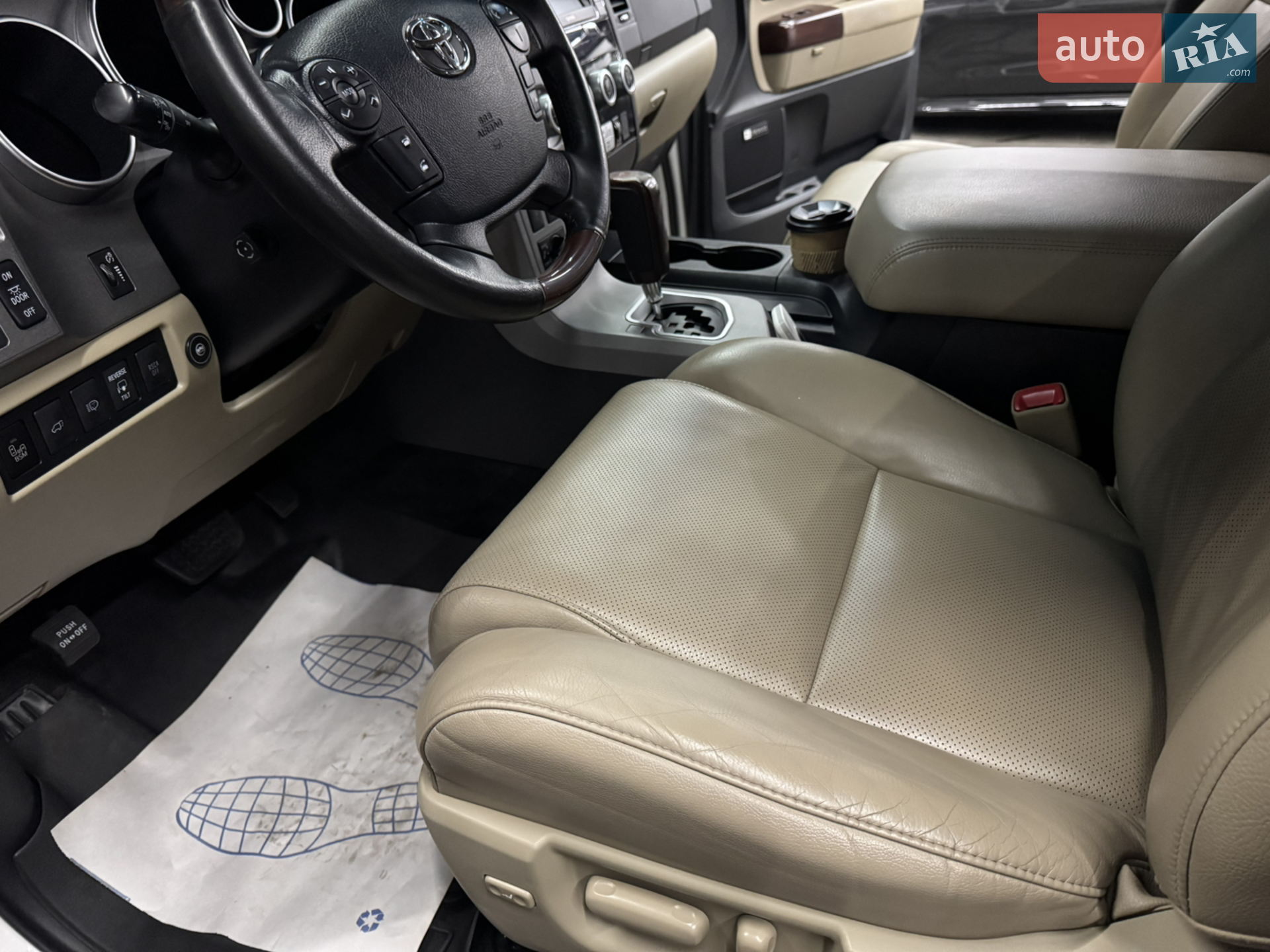 2013 Toyota Sequoia - мініатюра 20