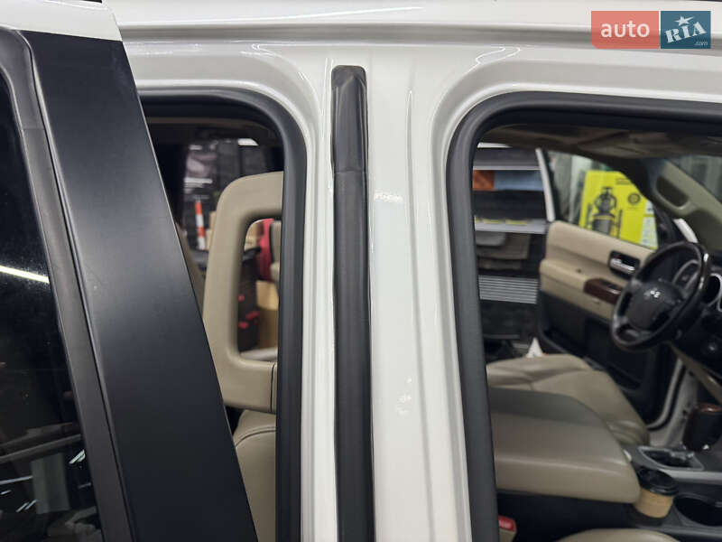 Позашляховик / Кросовер Toyota Sequoia 2013 в Києві