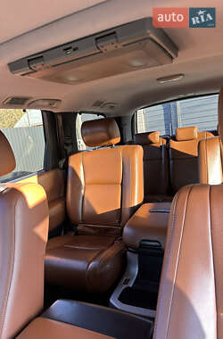 Внедорожник / Кроссовер Toyota Sequoia 2008 в 