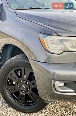 Внедорожник / Кроссовер Toyota Sequoia 2019 в 