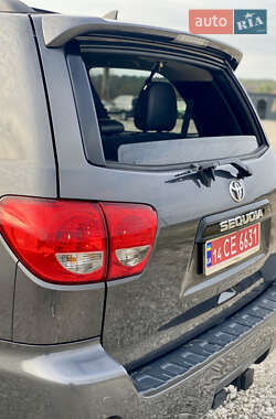Внедорожник / Кроссовер Toyota Sequoia 2019 в 