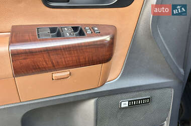 Внедорожник / Кроссовер Toyota Sequoia 2011 в 