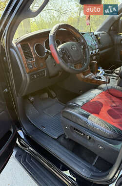 Внедорожник / Кроссовер Toyota Sequoia 2008 в 