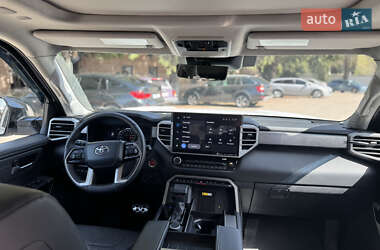 Позашляховик / Кросовер Toyota Sequoia 2023 в 