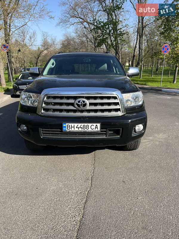 Toyota Sequoia 2013