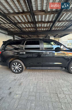 Позашляховик / Кросовер Toyota Sequoia 2015 в 