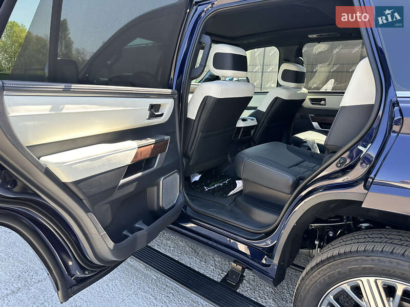 Внедорожник / Кроссовер Toyota Sequoia 2023 в Киеве