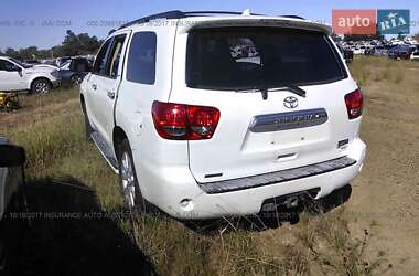 Позашляховик / Кросовер Toyota Sequoia 2013 в 