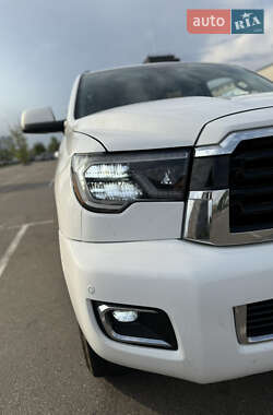 Внедорожник / Кроссовер Toyota Sequoia 2017 в 