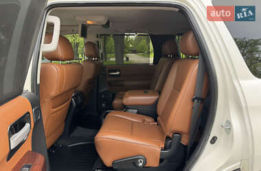 Позашляховик / Кросовер Toyota Sequoia 2011 в 