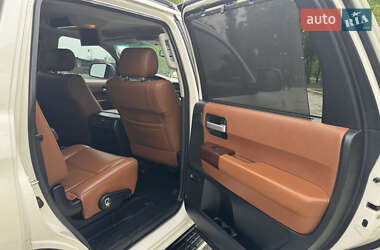 Позашляховик / Кросовер Toyota Sequoia 2011 в 
