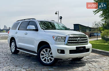Позашляховик / Кросовер Toyota Sequoia 2011 в 