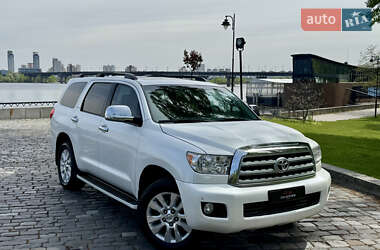 Позашляховик / Кросовер Toyota Sequoia 2011 в 