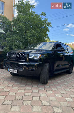 Позашляховик / Кросовер Toyota Sequoia 2017 в 